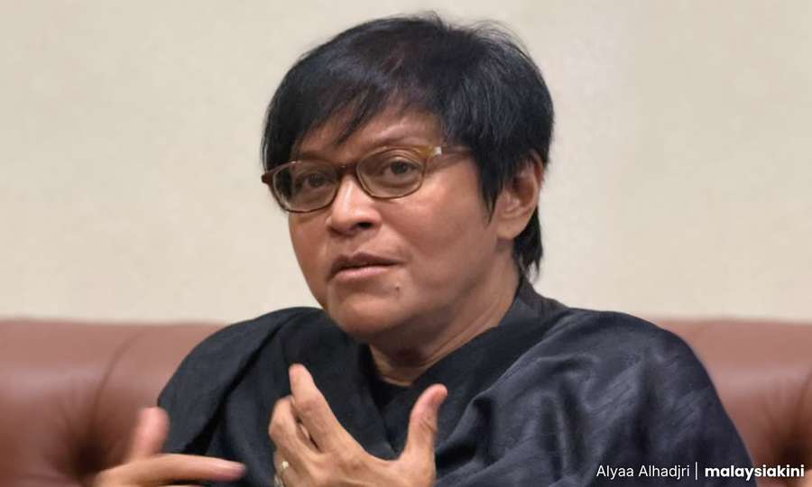 Azalina Jelaskan Beza Kuasa PM dan AG, Bidas Kritikan DAP