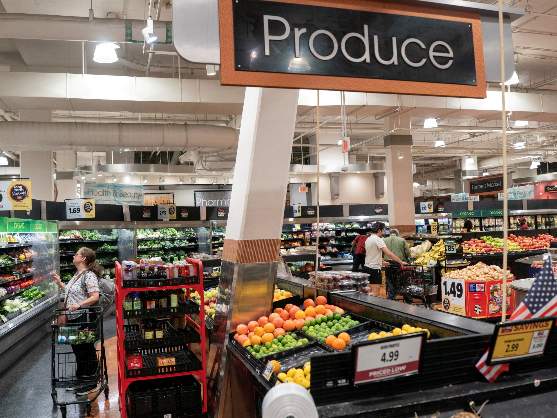 US Consumer Confidence Plummets to Eight-Year Low Before Midterms