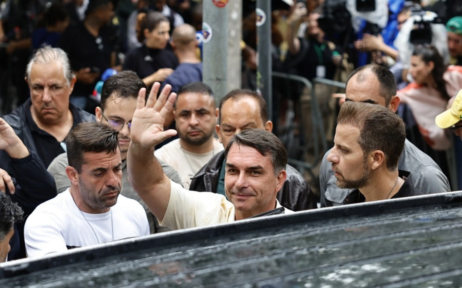 Bolsonaro departs Ecuador aboard aircraft; destination unclear