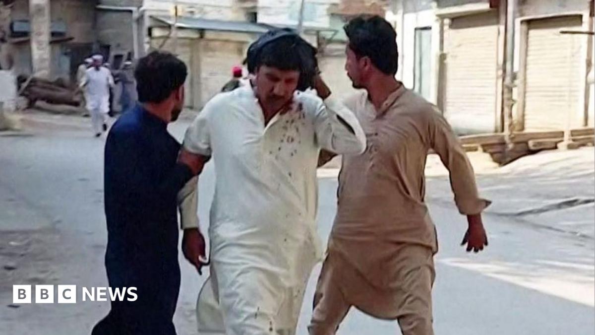 Suicide bombing at Pakistan mosque kills at least 21 people