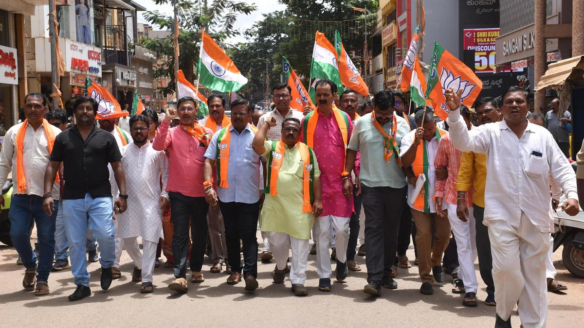 BJP protests alleged restrictions on Vande Mataram recitation in Hubballi