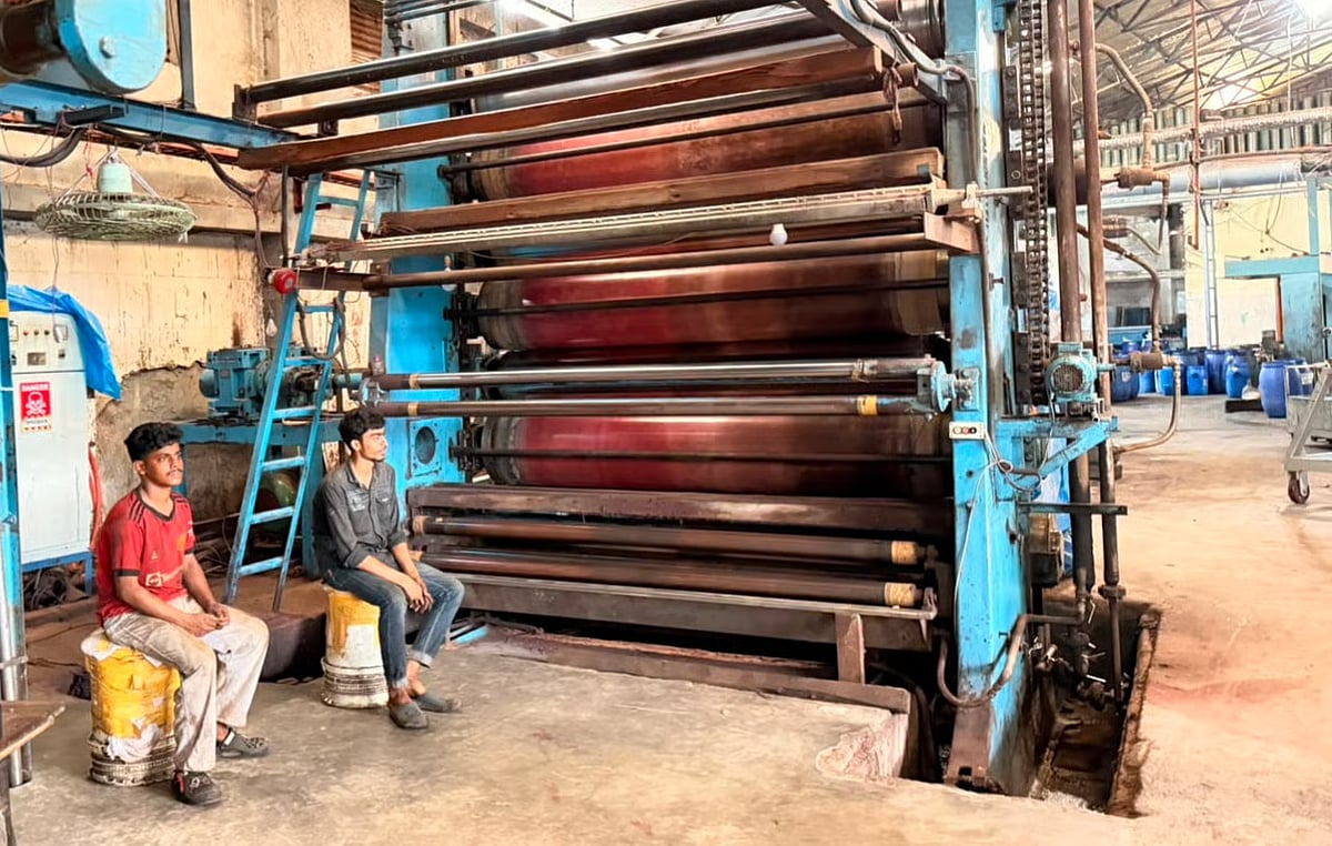 Gas Crisis Forces Closure of Over 100 Factories in Bangladesh