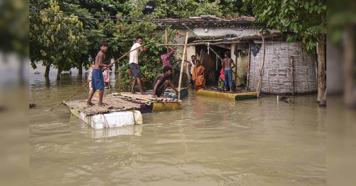 बिहार में बाढ़ से दस लाख से ज्यादा लोग प्रभावित, गंगा खतरे के निशान को पार