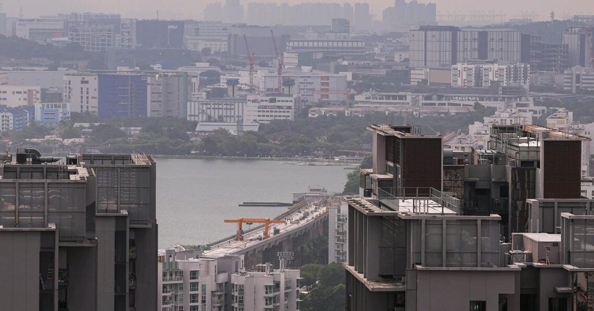 Singapore's western region records elevated PM2.5 levels after two-month gap