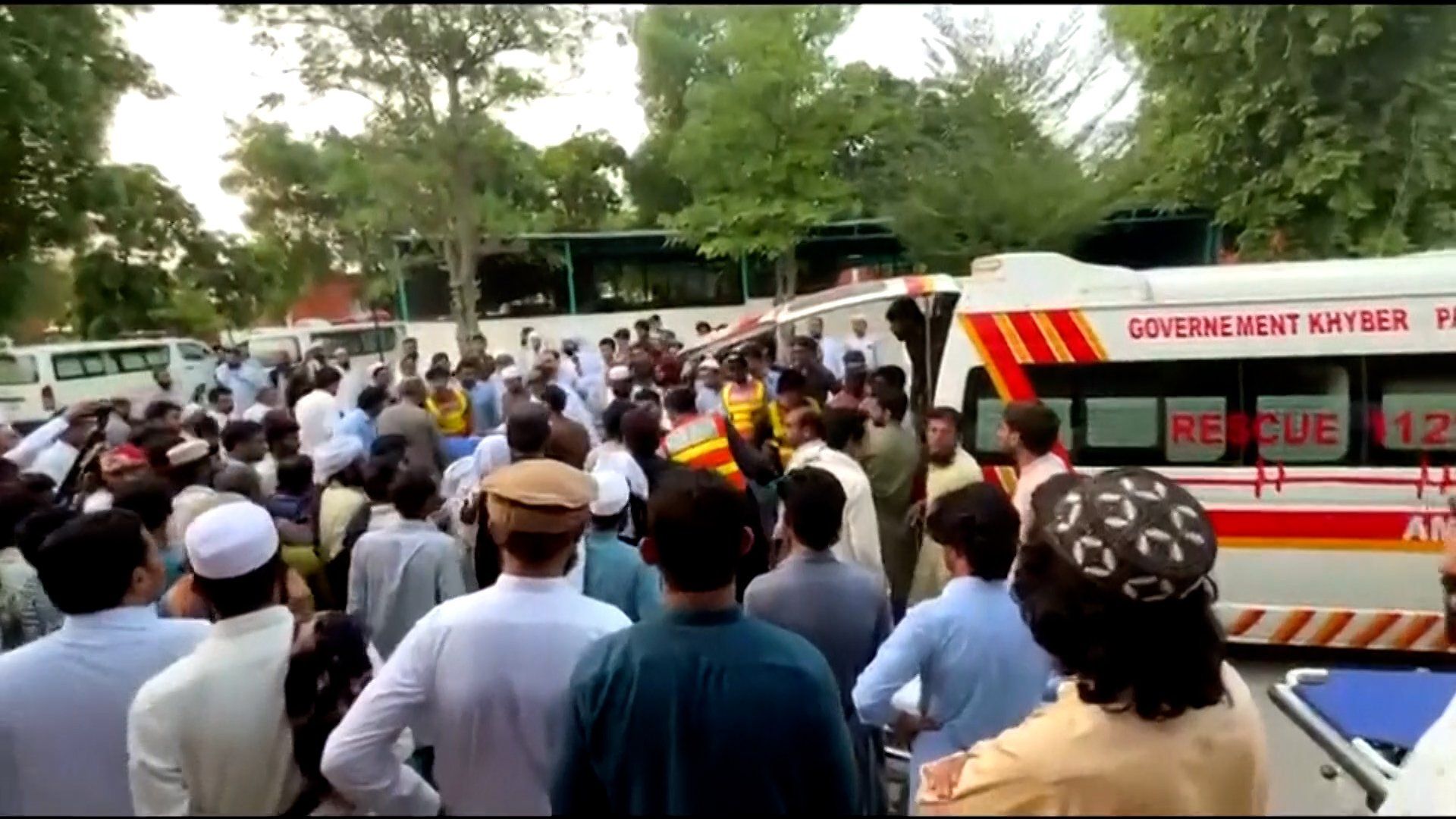 Suicide bomber kills at least 12 at Pakistan checkpoint
