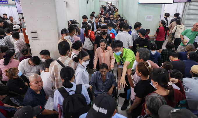 Bệnh viện Chợ Rây quá tải với hơn 10.000 bệnh nhân mỗi ngày
