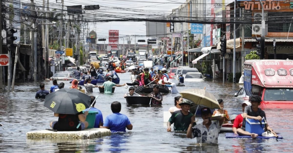 Banjir Thailand Tewaskan 23 Orang, Lapangan Terbang Bangkok Dalam Kekacauan