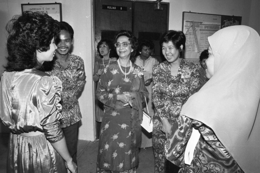 Sepuluh Aspek Kehidupan Tun Dr Hasmah Yang Mungkin Dilupakan