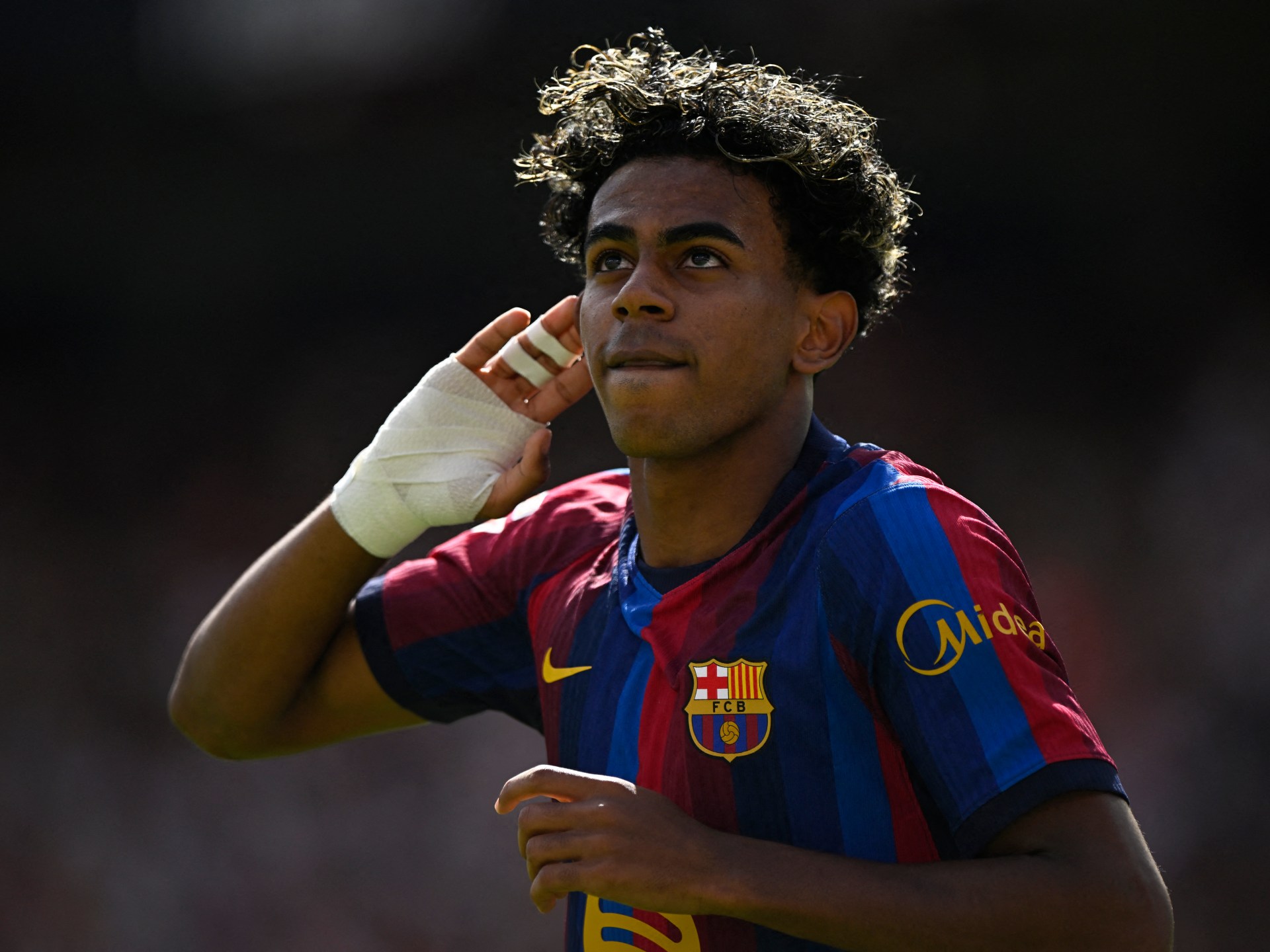 Barcelona crushes Valencia 5-0 behind Yamal's double