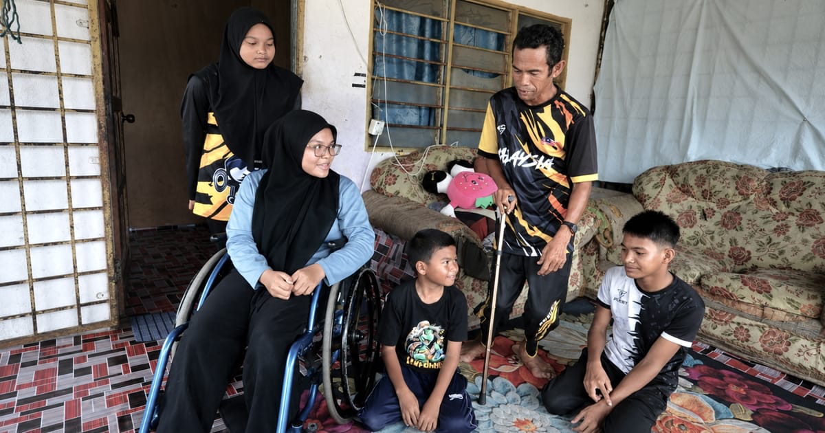 Ayah Kuala Terengganu Cacat Mobiliti Didik Empat Anak Dengan Dedikasi
