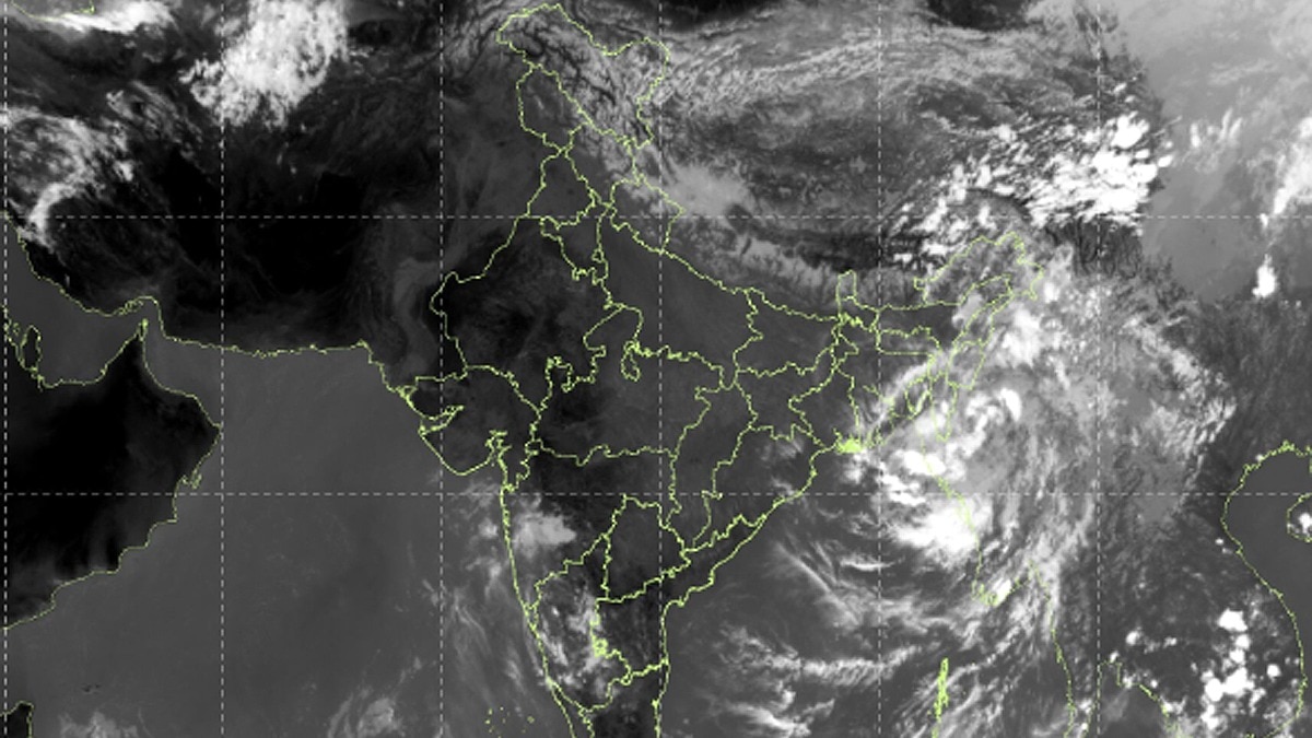 बंगाल की खाड़ी का डिप्रेशन बदल रहा दिशा, पूर्वोत्तर में बारिश जारी रहेगी