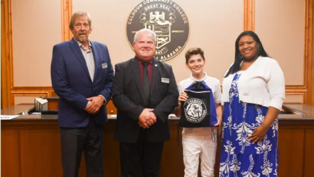 American Teen Prodigy Set to Graduate College Before Age 16