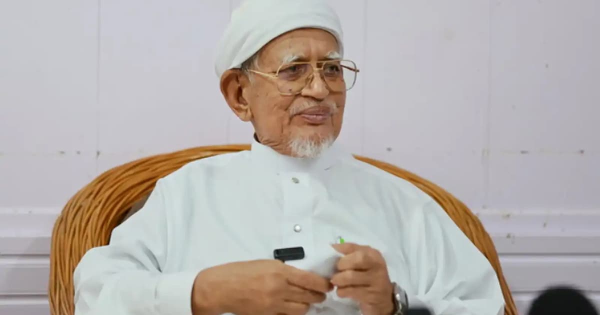 Tongkat Presiden PAS Terjual RM16,500 dalam Acara Amal Melaka