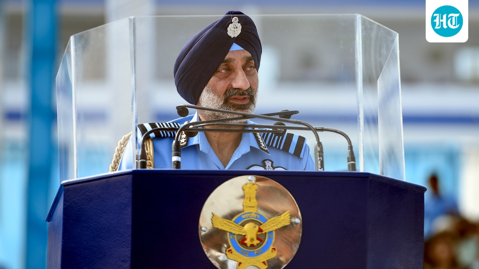 IAF Chief Completes Circle With Final Flight in Maiden Aircraft
