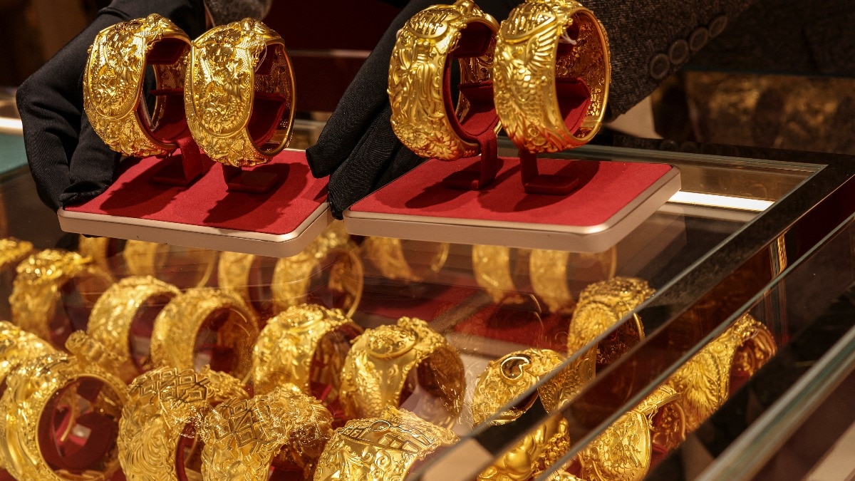 Gold prices likely to fall further ahead of Dhanteras and Diwali