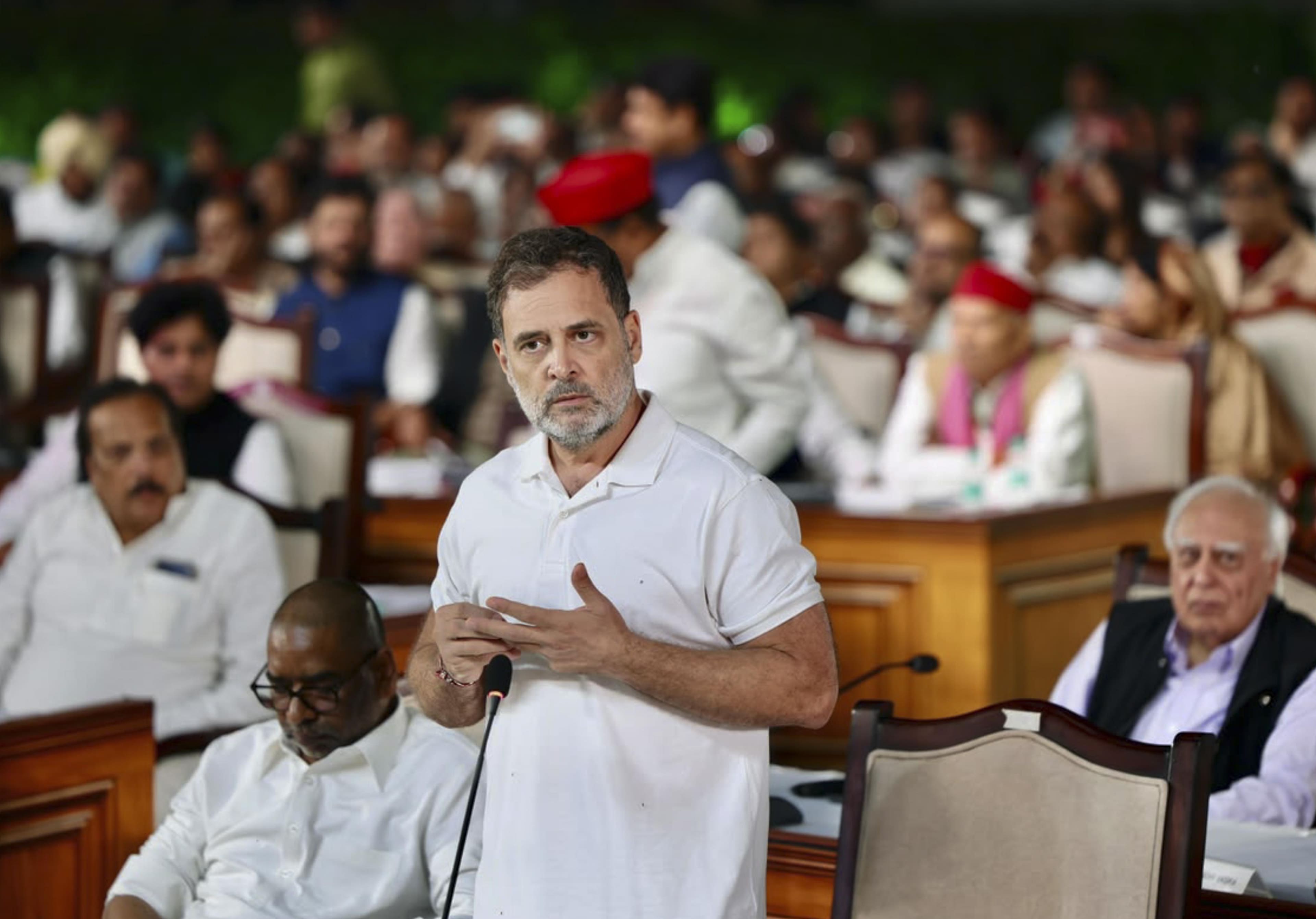 INDIA bloc rally won't harm traders, Rahul Gandhi assures Delhi shoppers