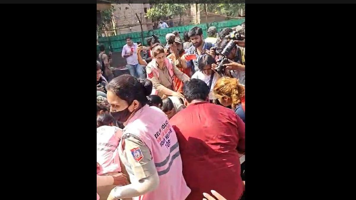 Police detain protesters ahead of Chief Justice demonstration in Delhi