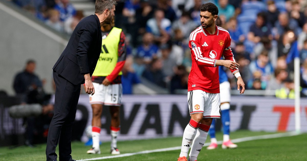 Fernandes to Keep Manchester United Captaincy, Carrick Confirms