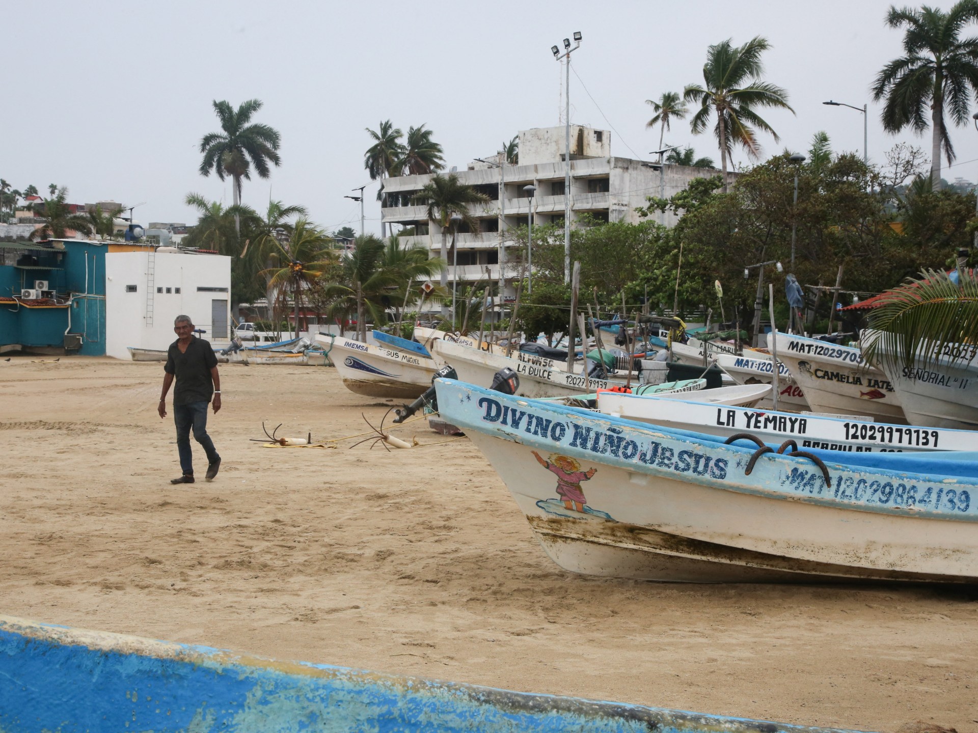 Hurricane Trudy bears down on Mexico's Pacific coast