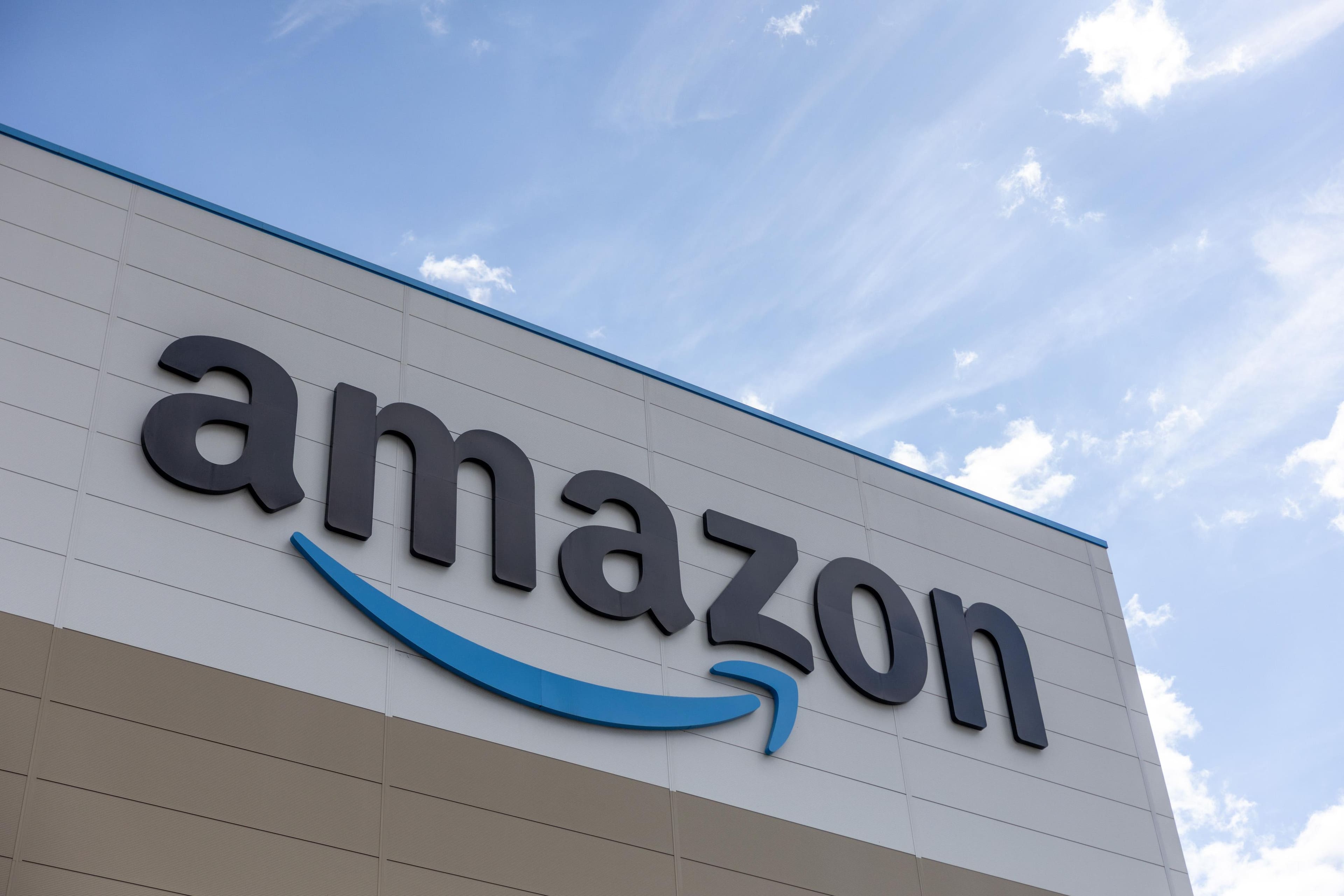 Tech giants' AI spending spree stokes investor concerns over costs