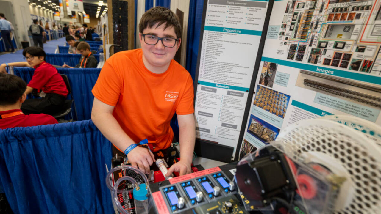 Teen innovator transforms 3D printer waste into major prize
