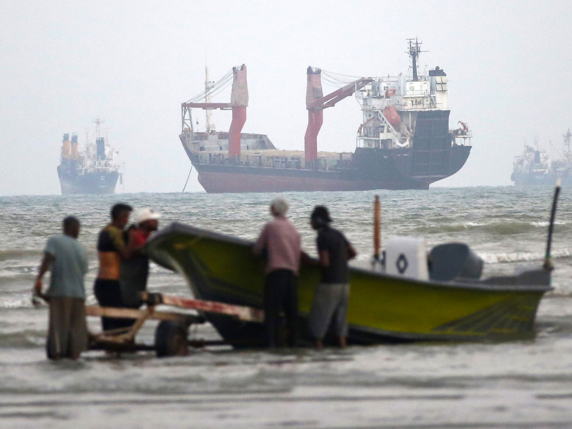 Iran-Arab summit postponed as Hormuz security talks stall