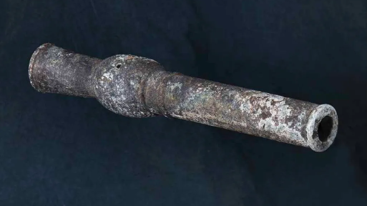 South Korean soldiers unearth country's oldest gun during mine-clearing operation