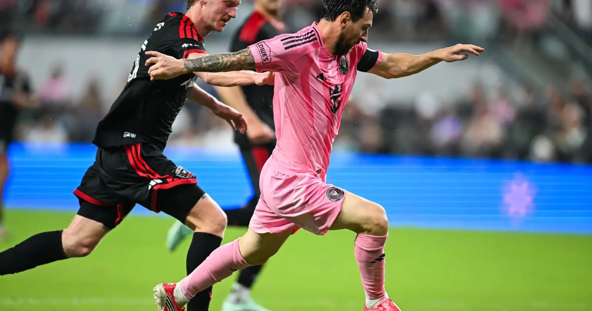 Messi Cetak Dua Gol Saat Inter Miami Menang Besar Lawan DC United