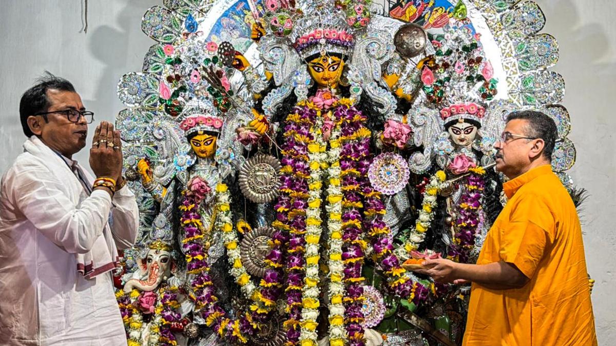 Left parties should peddle books from offices, not Puja pandals: Bengal CM