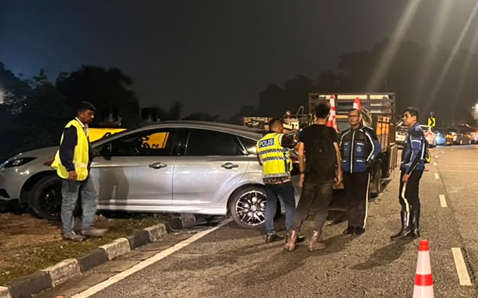 Pemandu Mabuk Langgar Pekerja Papan Tanda, Seorang Terbunuh