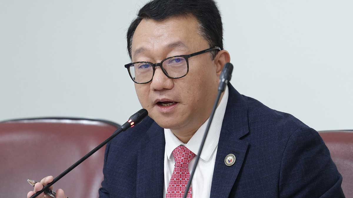 House prosecutor dismisses VP's defense team objections as social media posturing