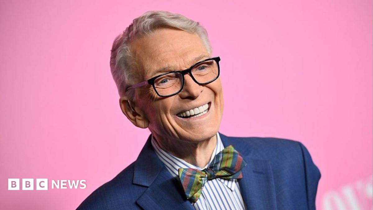 Bob Mackie, legendary costume designer, dies at 87
