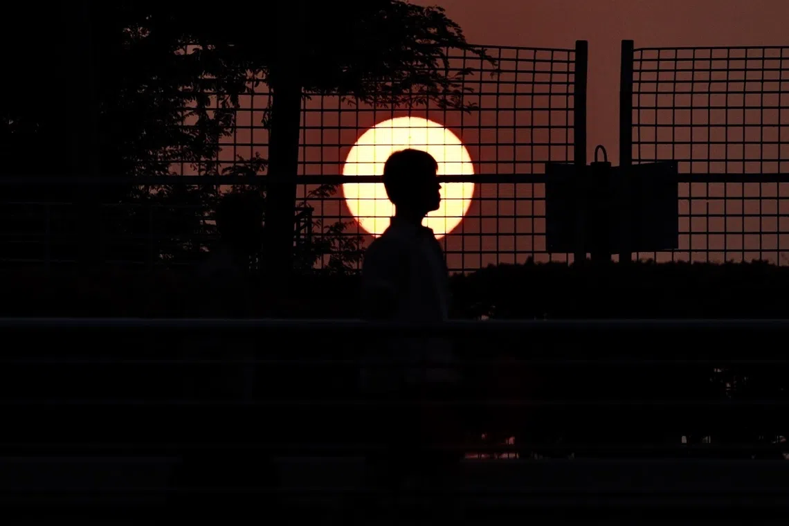 Singapore's air quality deteriorates to unhealthy levels amid regional haze