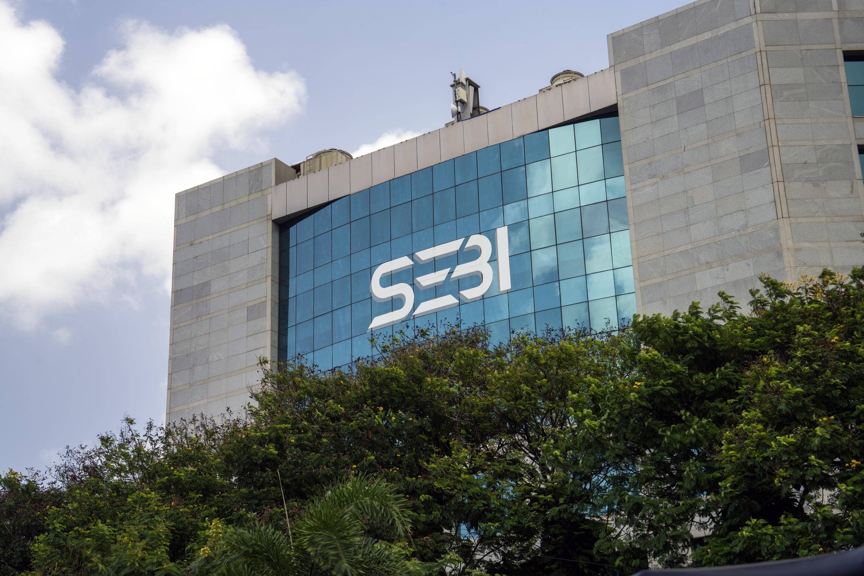 Sebi alerts investors to fraudulent WhatsApp stock tip rackets
