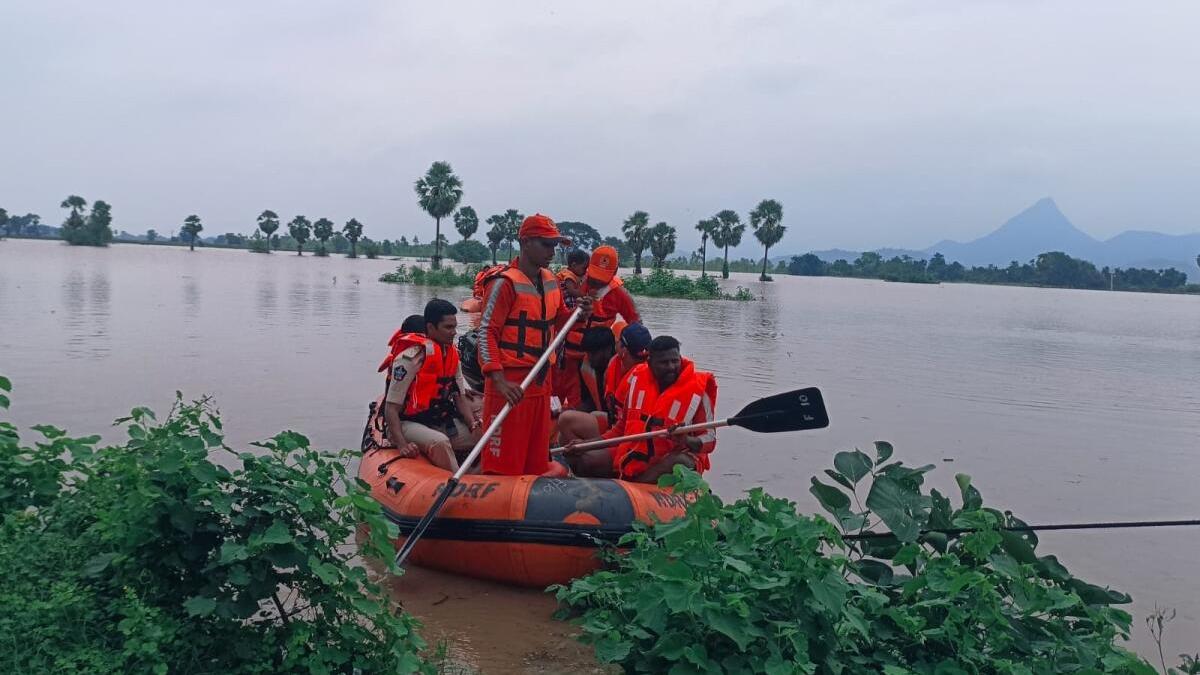 Godavari Flood Waters Recede at Dowleswaram as Inflow Drops