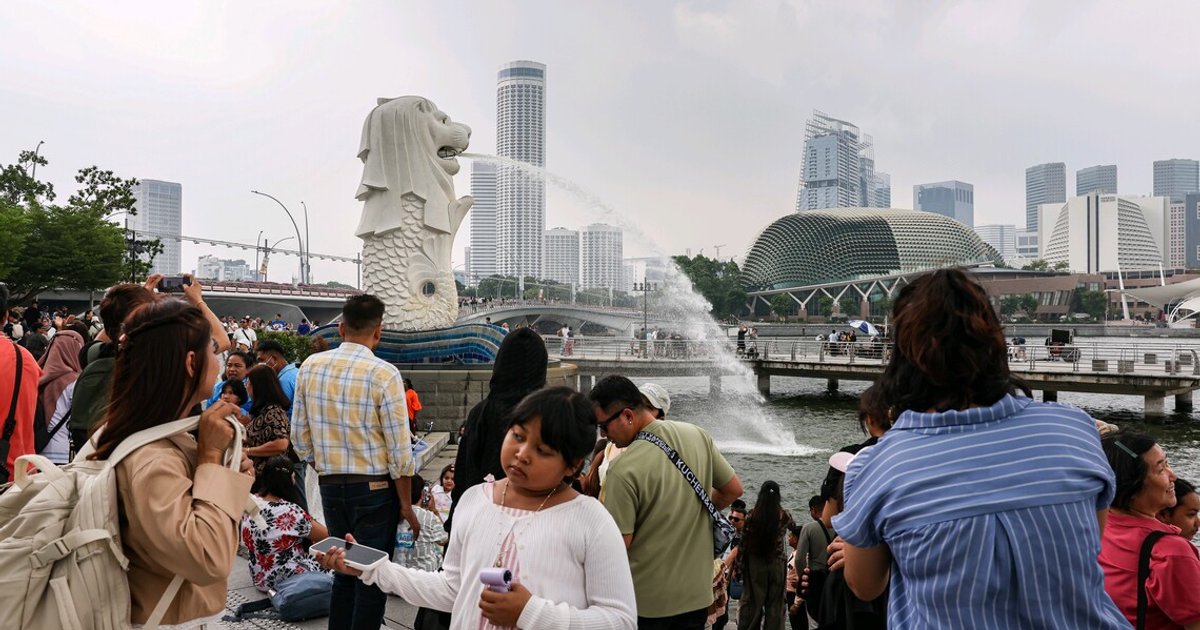 Singapore's air quality shows signs of improvement as haze persists