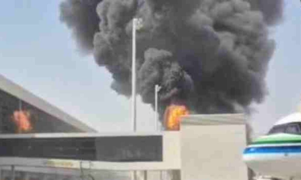 Houthi attack on Riyadh airport kills one, wounds eleven