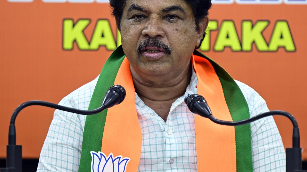 आशोक ने कांग्रेस को अपने शासित राज्यों में नई चुनावें कराने की चुनौती दी
