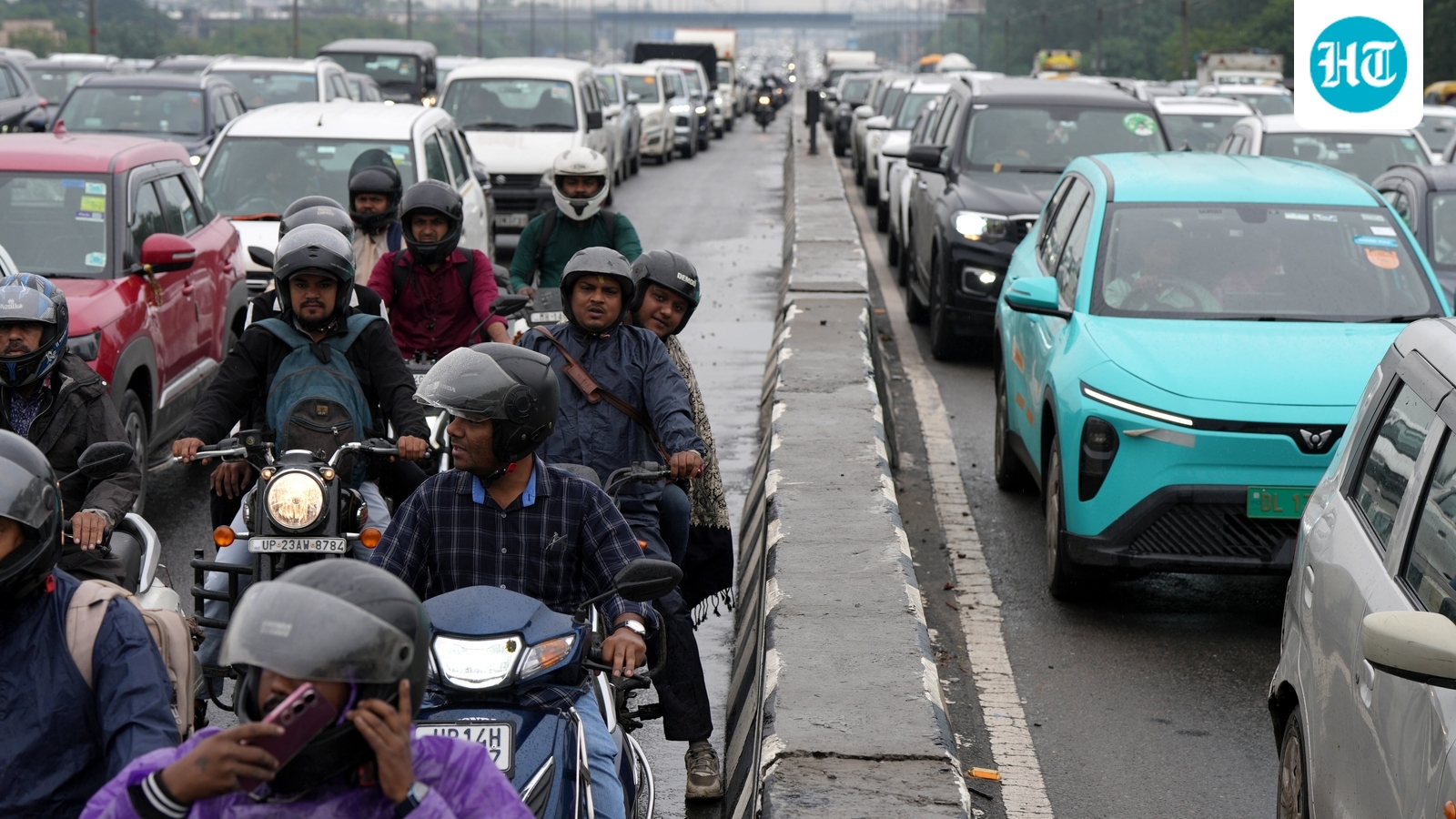 Delhi imposes strict vehicle curbs from November 1 to combat pollution