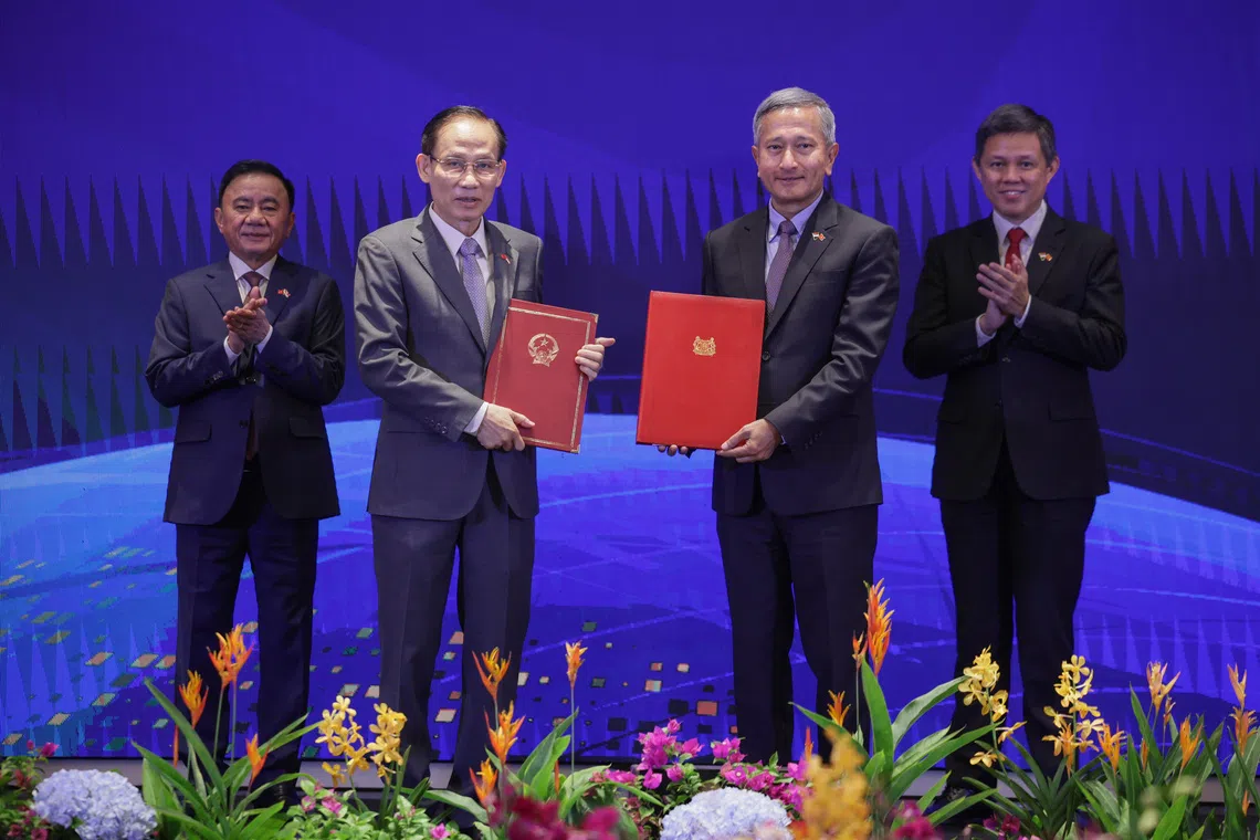 Singapore, Vietnam to deepen ties through leadership exchanges, tech cooperation