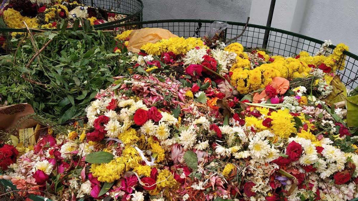 गणेश विसर्जन के फूलों को साइबराबाद में नया जीवन मिल रहा है