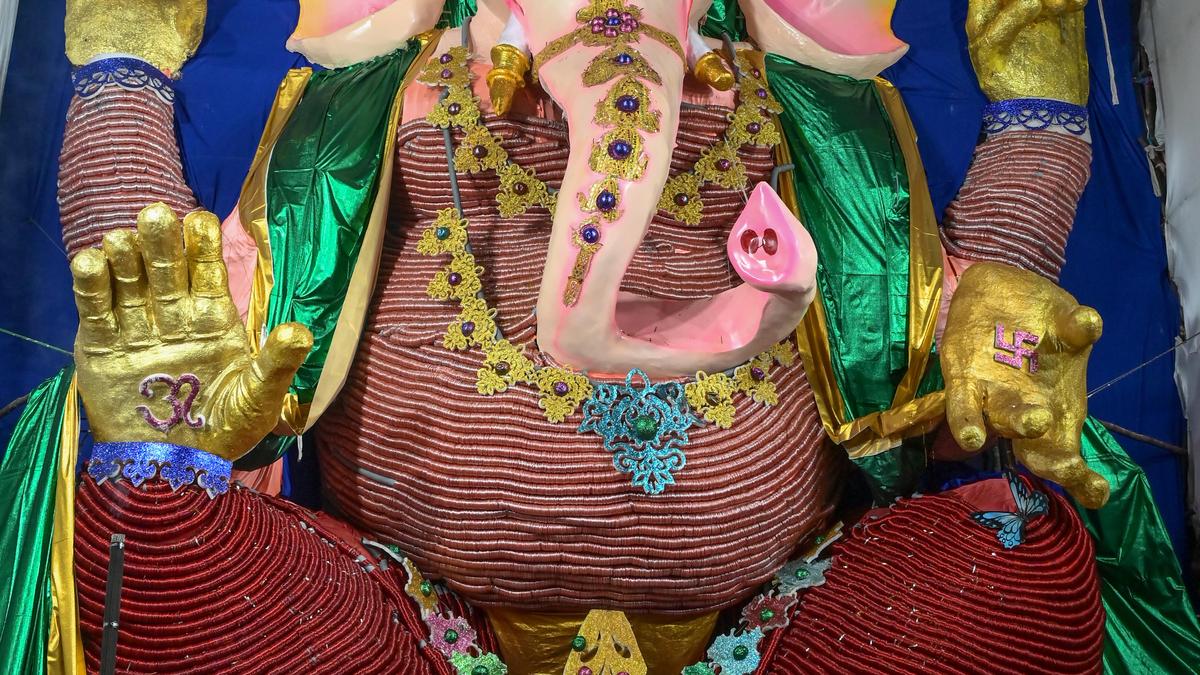 Creative themes draw crowds to Visakhapatnam's Ganesh festival celebrations