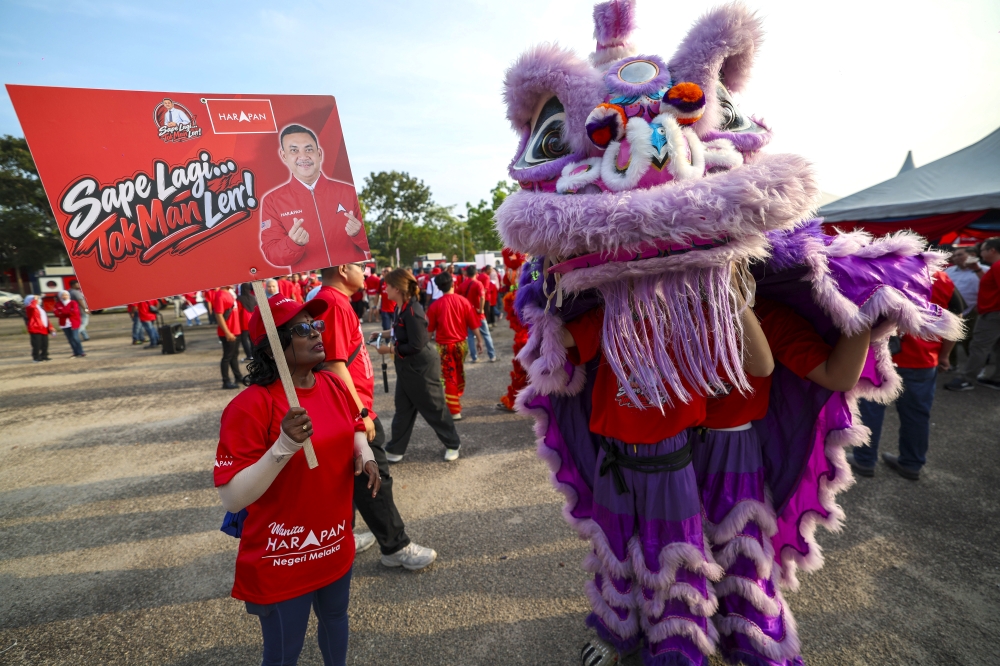 Melaka voters energised as candidates lodge nomination papers