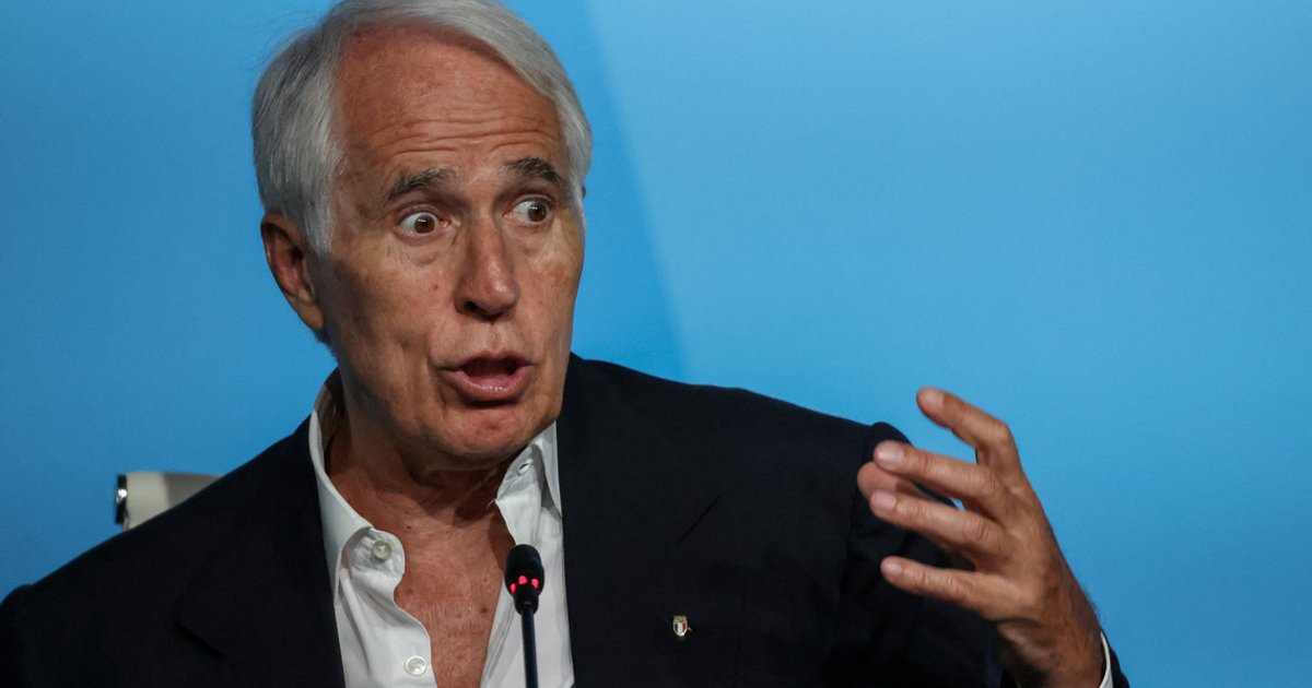 Italian soccer chief to step down but retain special administrator role