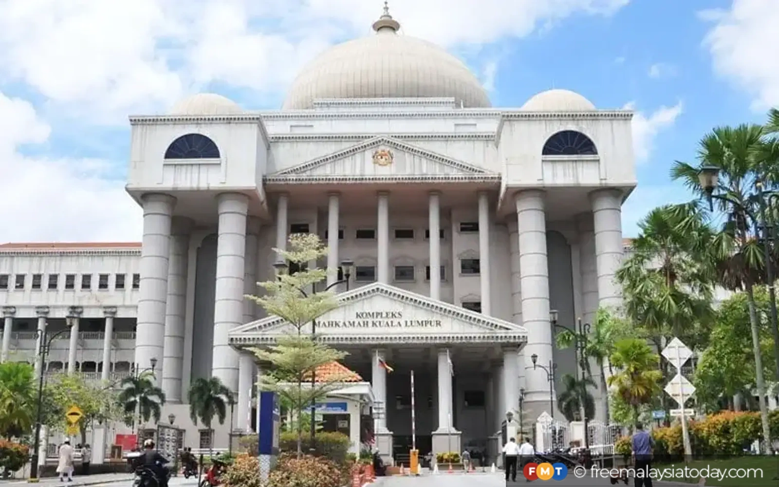 Tan Sri didakwa menipu ahli perniagaan RM5.5 juta dan SGD1.5 juta