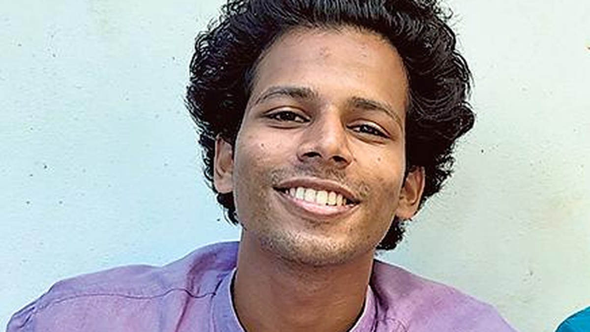 हिरासत में पुलिस के हमले से प्रदर्शनकारी को कान की सर्जरी की आवश्यकता