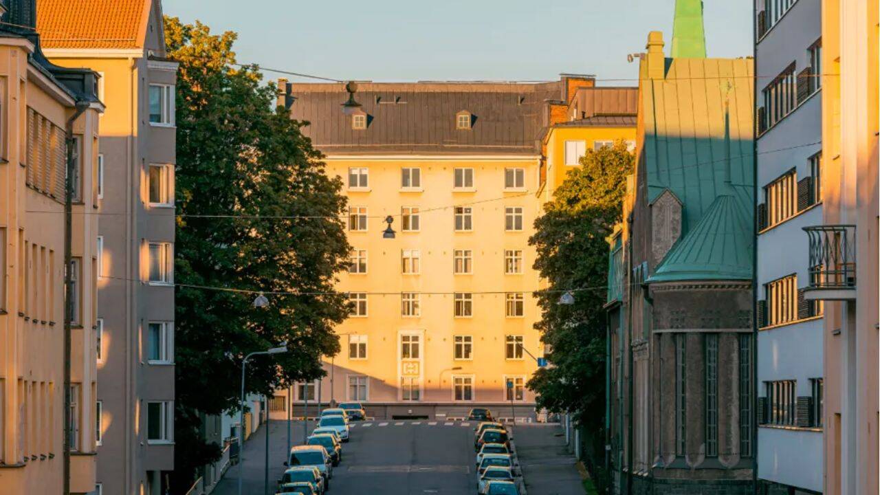 Finland's Helsinki taps data centre waste heat to warm thousands of homes