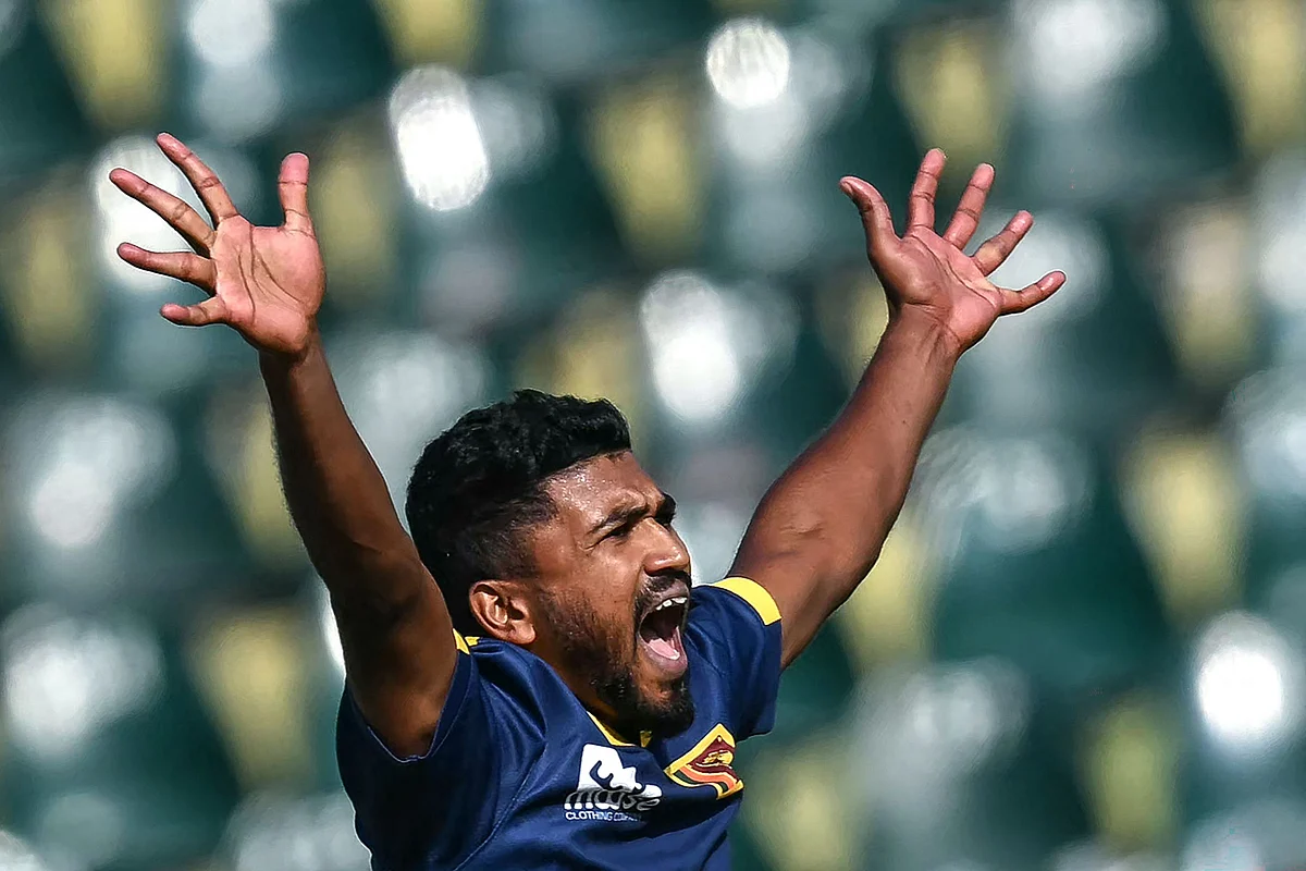 Sri Lanka crushes Pakistan to dash England's World Cup hopes