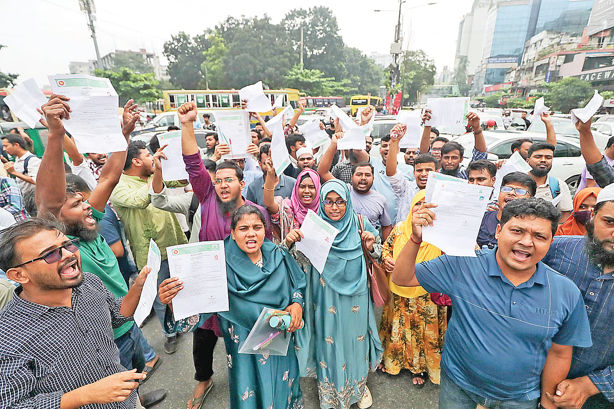 Bangladesh Youth Department to proceed with exam after question paper breach