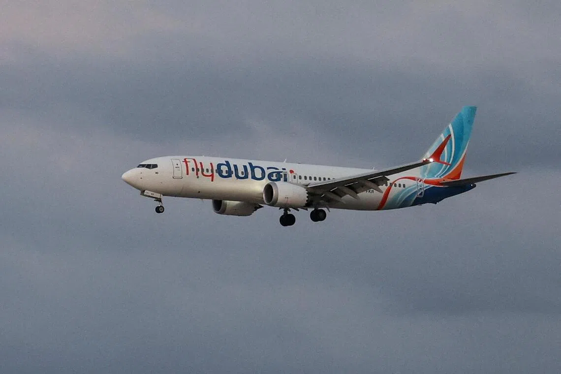Four pilots aboard flydubai flight raises questions about crew practices